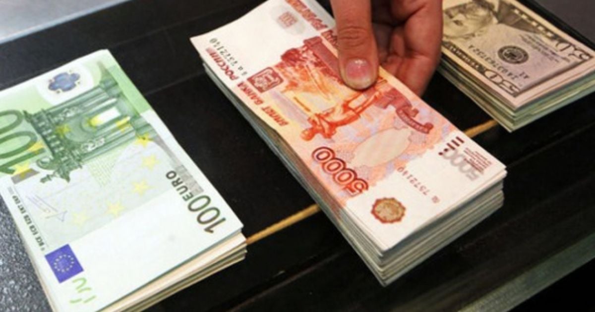 Російський рубль знову встановив антирекорди на валютній біржі