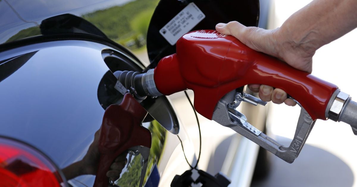 Популярные сети АЗС подняли стоимость автогаза за минувшие выходные: какая сейчас его цена