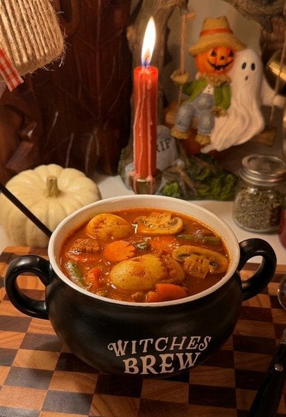 Ведьмин суп на Хэллоуин instagram.com_albinasveganfood