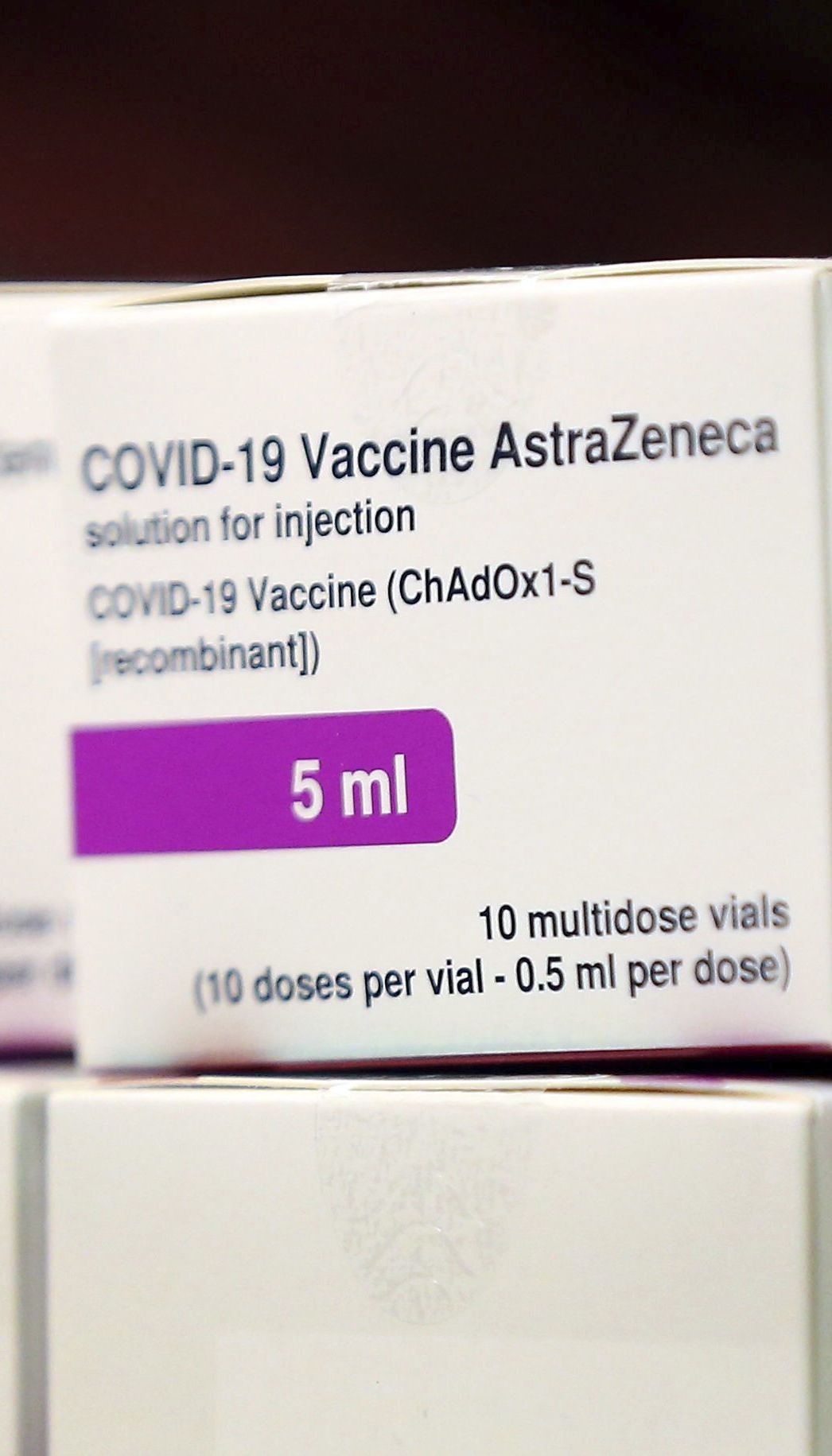 Франція та Італія призупиняють використання вакцини AstraZeneca