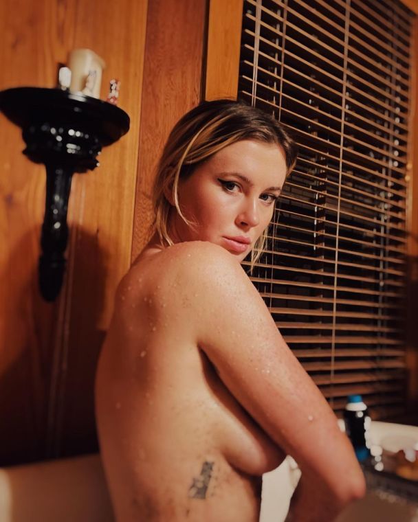  / © instagram.com/irelandbasingerbaldwin