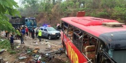 В Западной Африке в жутком столкновении двух автобусов погибли более полусотни человек