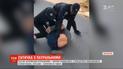 Полицейские во время задержания в Мариуполе сломали мужчине ногу