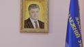 Портрет Порошенко, украшенный янтарем