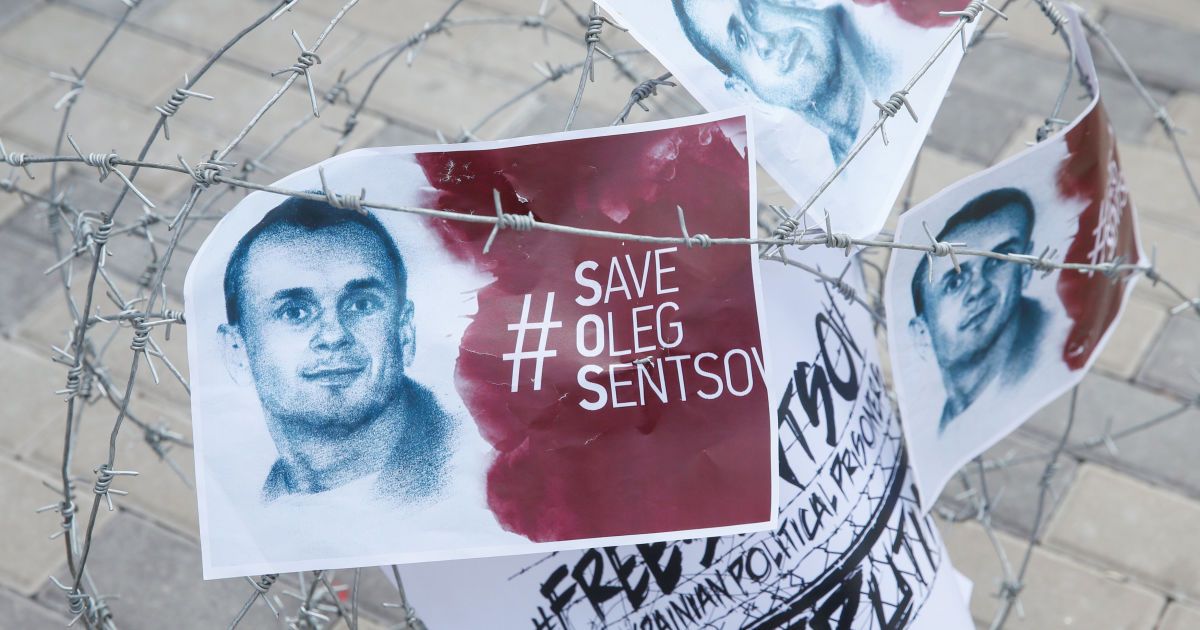 На международной книжной ярмарке во Франкфурте читали произведения Сенцова