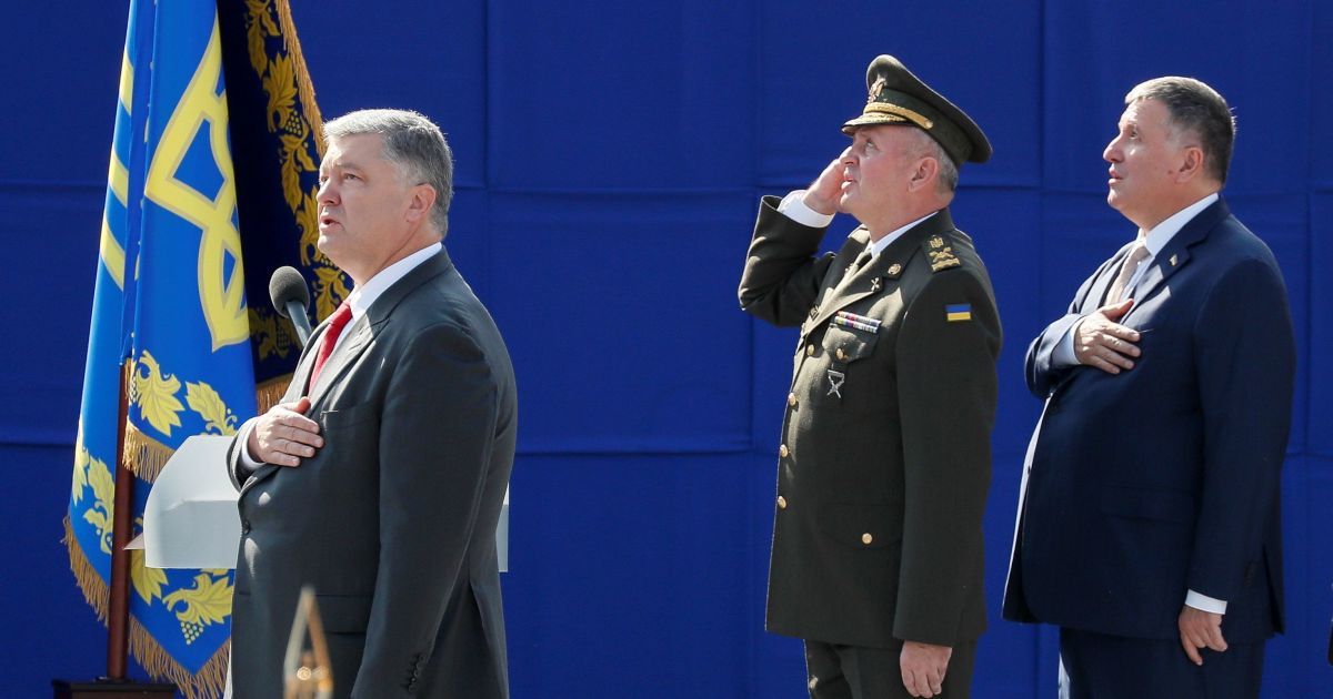 Приєднання до ЄС та НАТО: Порошенко з вересня внесе законопроект щодо змін до Конституції