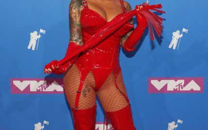 У костюмі з секс-шопу: Ембер Роуз прийшла на музичну премію в епатажному образі