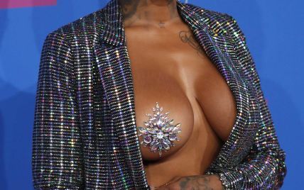 Красотка без нижнего белья: самый откровенный образ на церемонии MTV - 2018