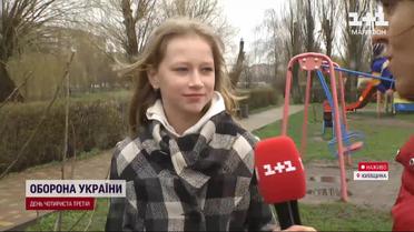 Она стала символом освобождения Бородянки: знаменитое фото превратили в памятник