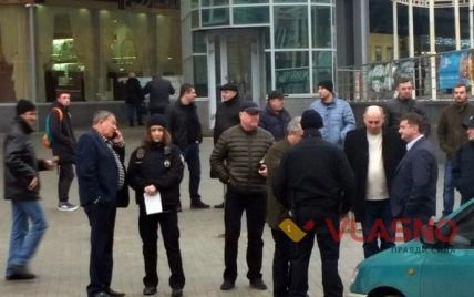 Вінницька поліція виписала штраф на авто батька Гройсмана – ЗМІ