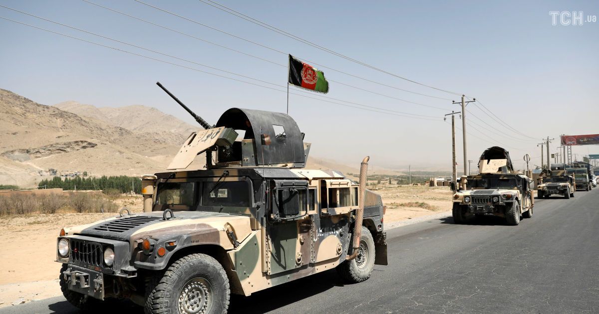 Афганские военные отвоевали у талибов большую часть города Газни
