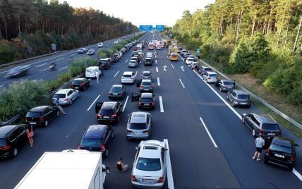 Вужчі – означає безпечніші: як в ЄС та світі зменшують смертність на дорогах