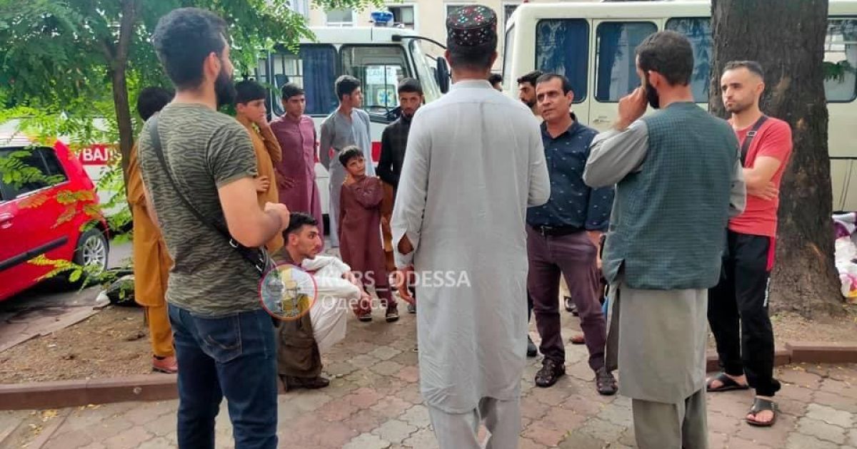 Позади — ужас, впереди — неизвестность: как себя чувствуют афганские беженцы, которых привезли в Одессу