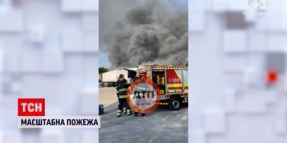 Новини України: у Києві спалахнула масштабна пожежа на складах