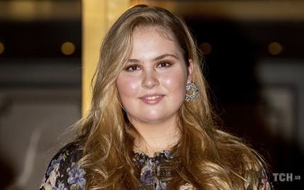 Нидерландский королевский дворец опубликовал новые портретные фото принцессы Оранской