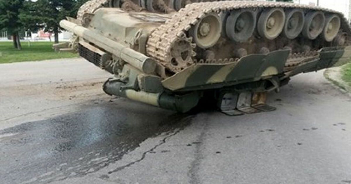 В России уронили танк