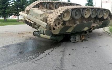 В России уронили танк