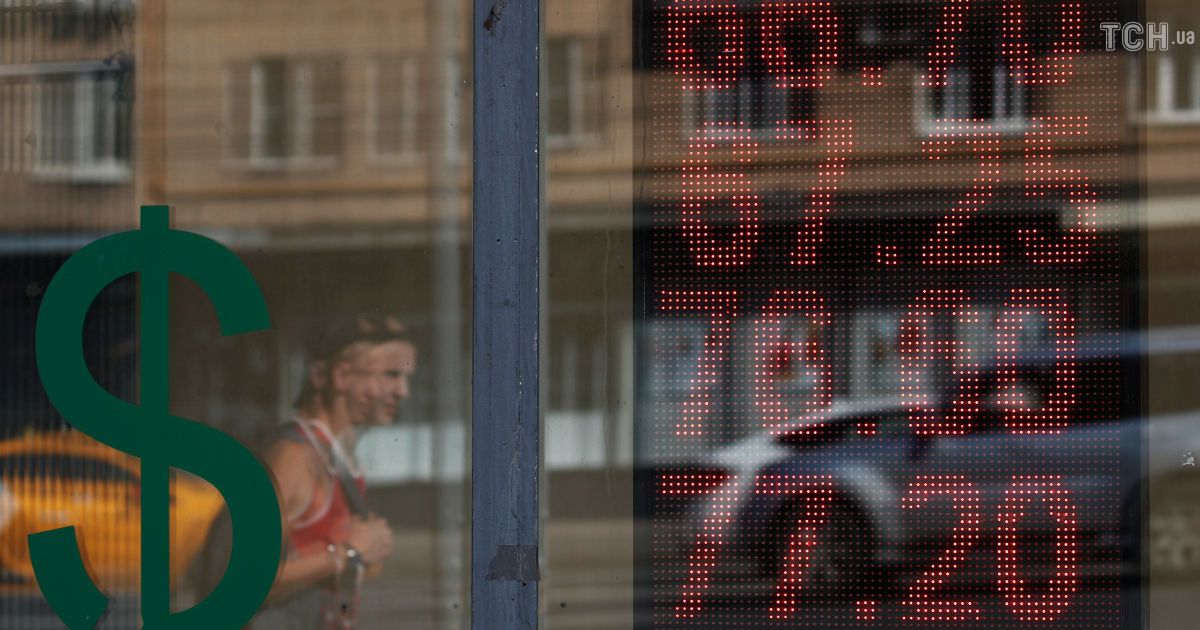 В Минфине РФ заявили о невозможности предугадать курс рубля из-за санкций США