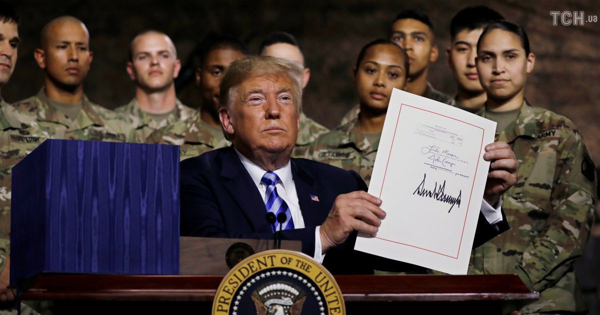 США выделят Украине 250 миллионов долларов на оборону - Трамп подписал документ