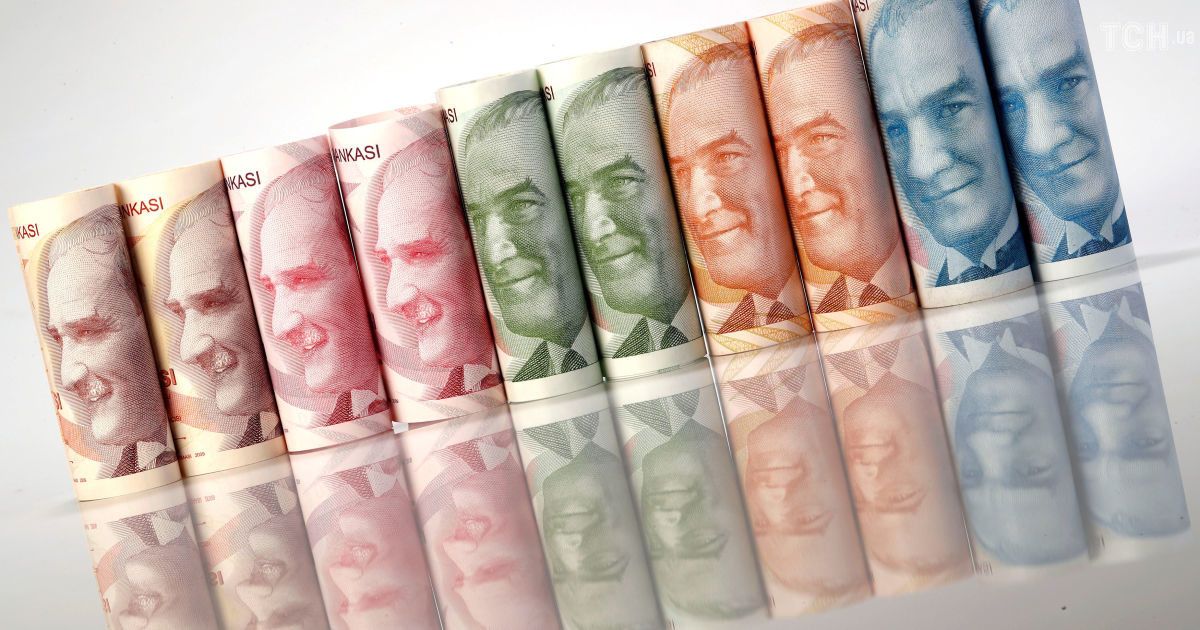 Турецкая лира стремительно обесценивается: за этот год она потеряла треть стоимости