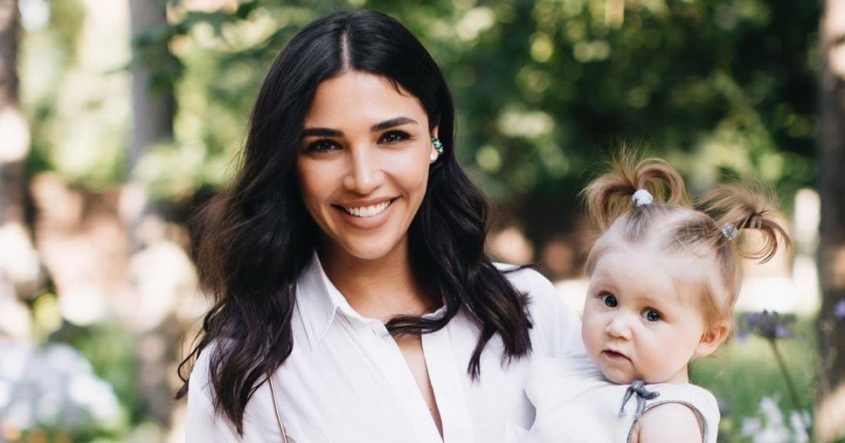 Санта Дімопулос зворушливо привітала донечку з першим днем народження