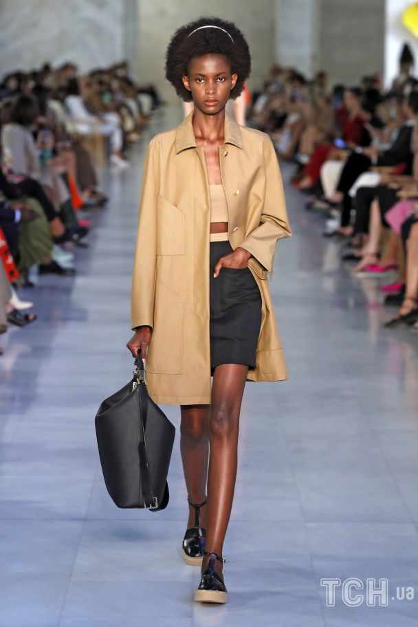 Колекція Max Mara прет-а-порте сезону весна-літо 2022 / © East News