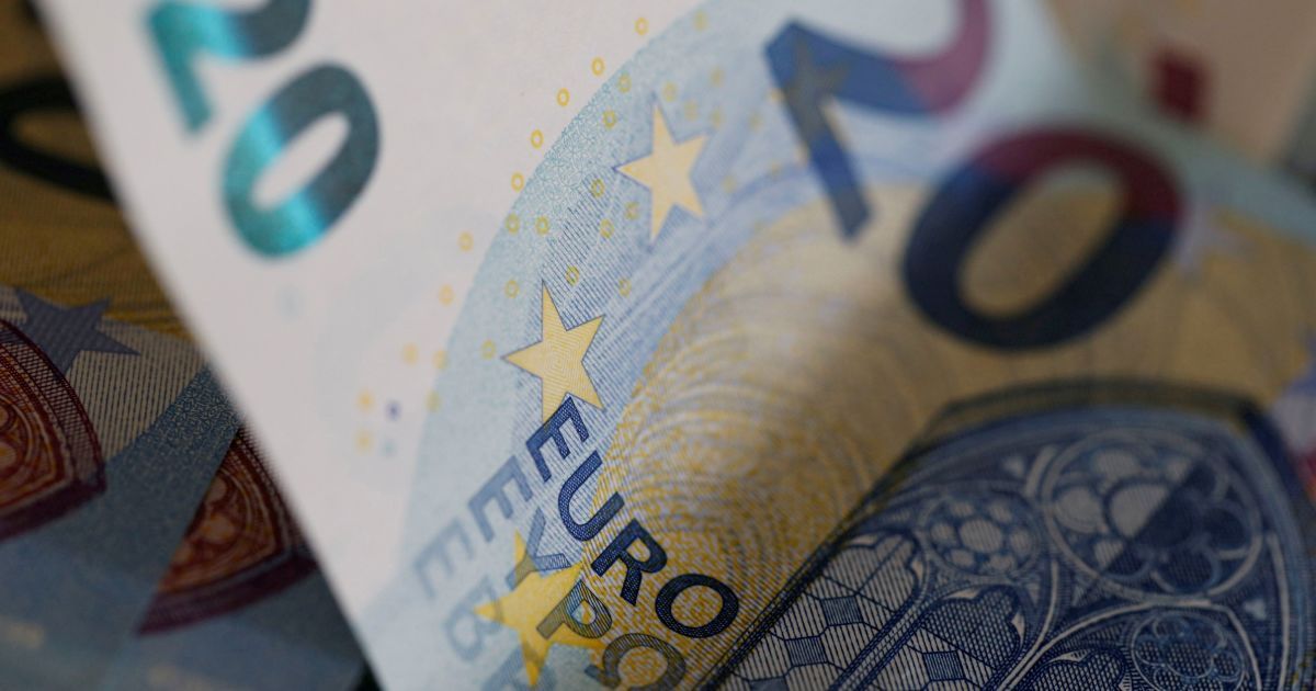 "Paradise Papers": мировые супербогачи спрятали в налоговых оазисах почти € 8 триллионов