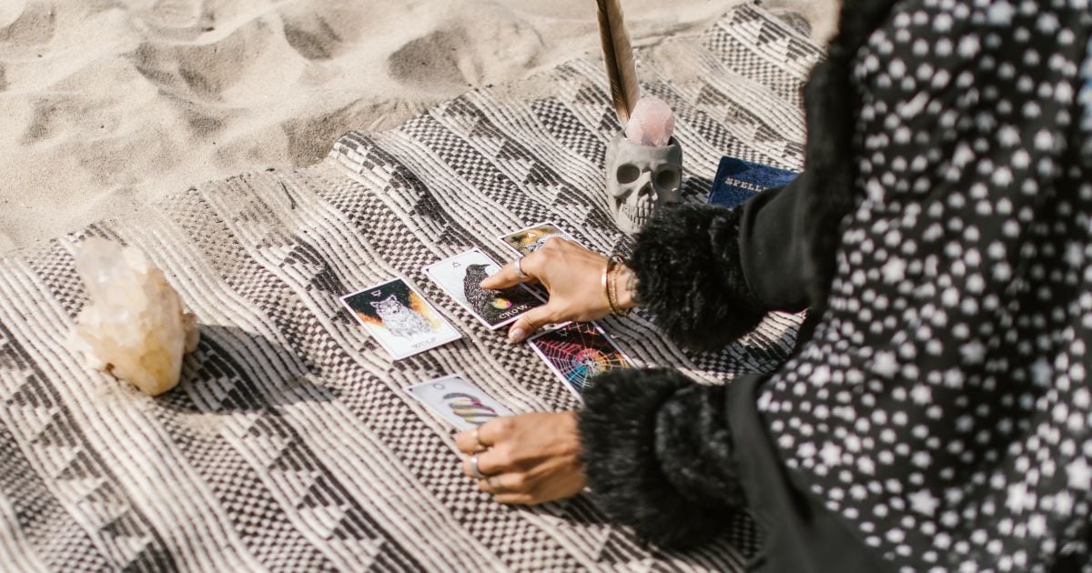 Гороскоп на 15 декабря для всех знаков зодиака по картам Таро