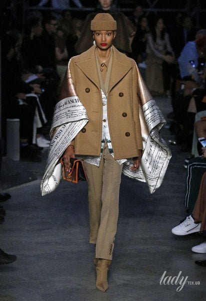 Коллекция Burberry прет-а-порте сезона осень-зима 2019-2020 / © East News