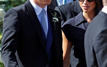 Неожиданно: принц Гарри пришел на свадьбу в туфлях с дырками