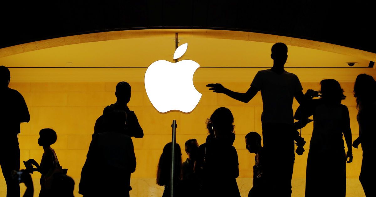 Акції Apple сягнули вартості в трильйон доларів