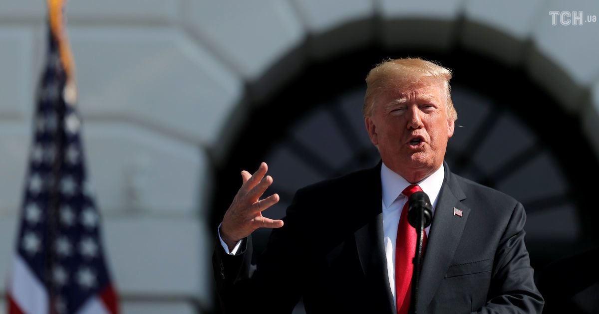 Трамп відреагував на нову книжку про себе. Його підлеглі запевняють, що не називали свого боса ідіотом