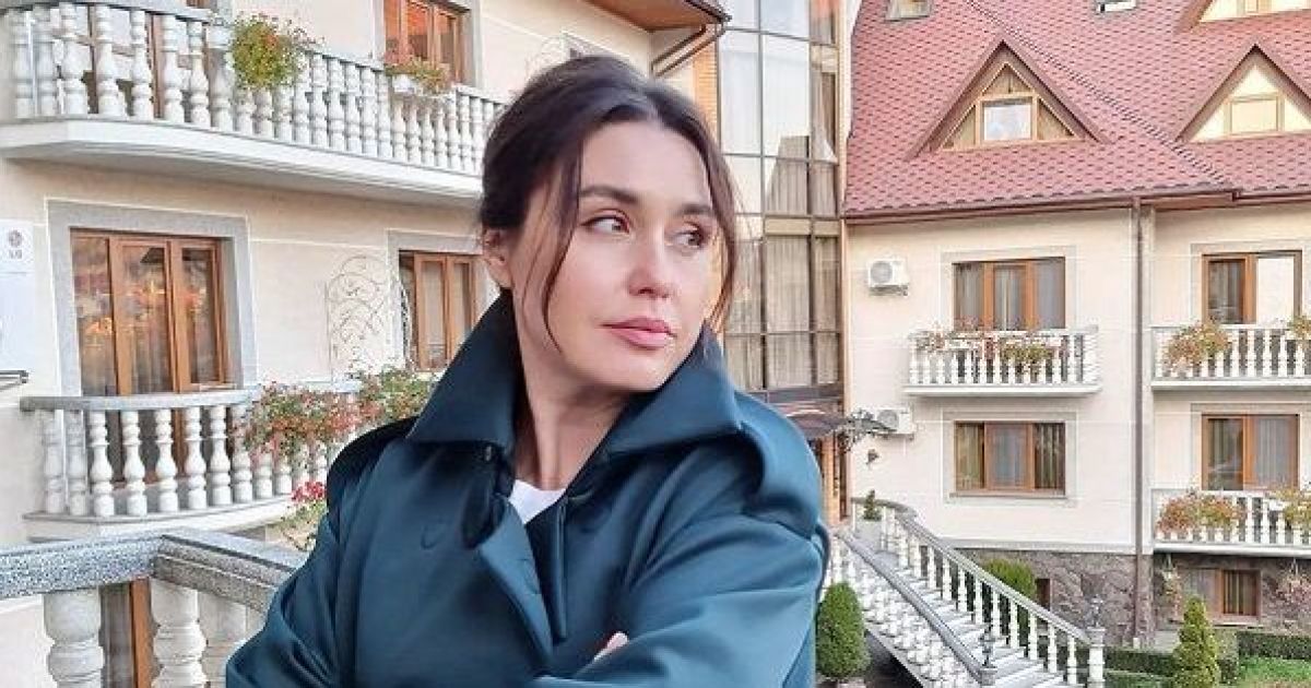 Людмила Барбір плачучи розповіла історію подруги, яка втратила житло та 20 днів ночувала у підвалі