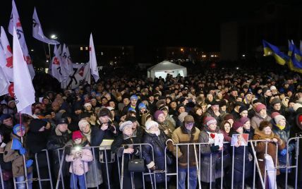 "Минирование" и бросание шашек в толпу: в Белой Церкви пытались сорвать встречу Тимошенко с избирателями