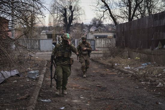 Бої за Бахмут: оборона триває, ворог не може перетнути річку