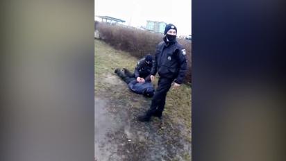 В Луцке из-за остановки маршрутки пассажиры подрались с копами