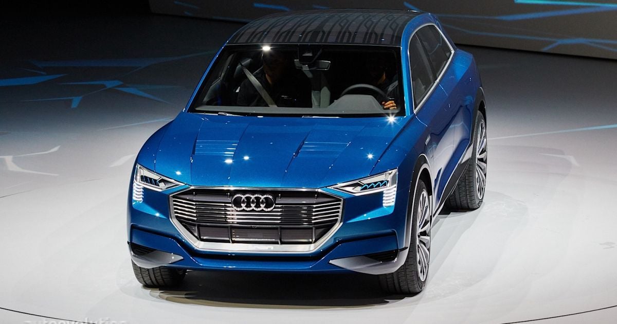 Немцы презентовали электрический кроссовер Audi e-tron quattro concept (видео)