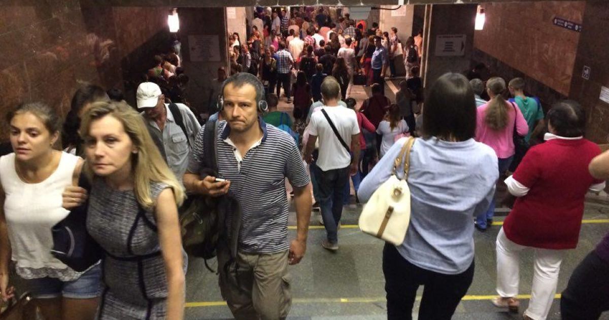 В киевском метро на полчаса замедлилось движение