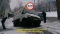 Кран витягнув машину з хлібом із "комунального" провалля в Києві