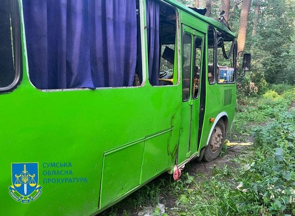 Удар по автобусу с гражданскими на Сумщине: сколько погибших и раненых