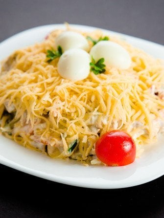 Салат из куриной печени с грибами яйцами и сыром