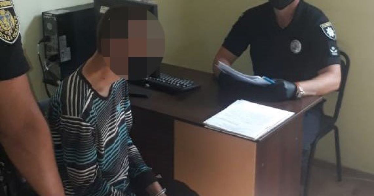 Кривавий конфлікт: у Львівській області 29-річний чоловік вдарив ножем у груди свого родича