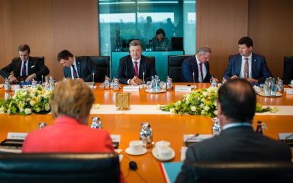 В Берлине началась встреча Порошенко, Меркель и Олланда