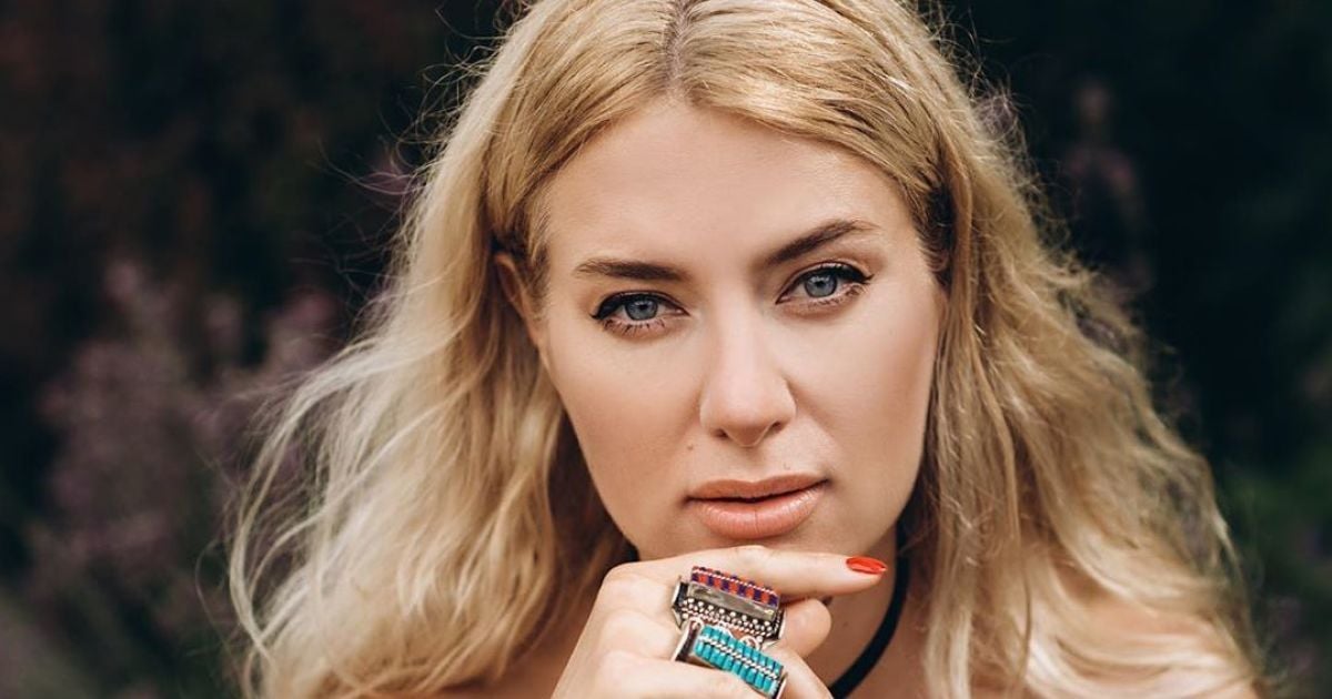 Желідегі жезөкше әйел