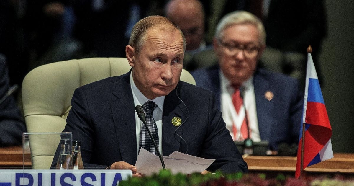 Он случайно попал в Кремль: голосовой помощник от "Яндекс" рассказал, почему Путин врет