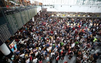 В аеропорту Мюнхена через підозрілу жінку скасували майже 330 рейсів