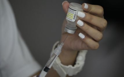 В столице ОАЭ туристов будут бесплатно вакцинировать от коронавируса: подробности