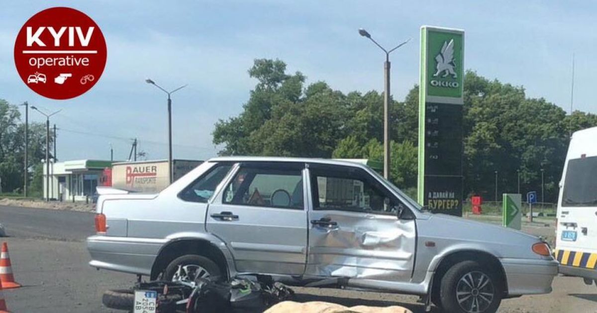 На трасі Київ-Чернігів мотоцикліст влетів у Lada та загинув на місці
