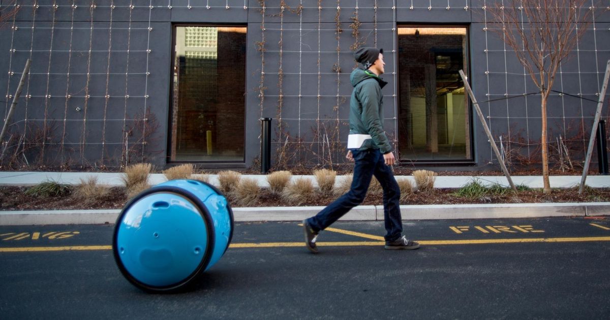 Piaggio разработала автономный чемодан