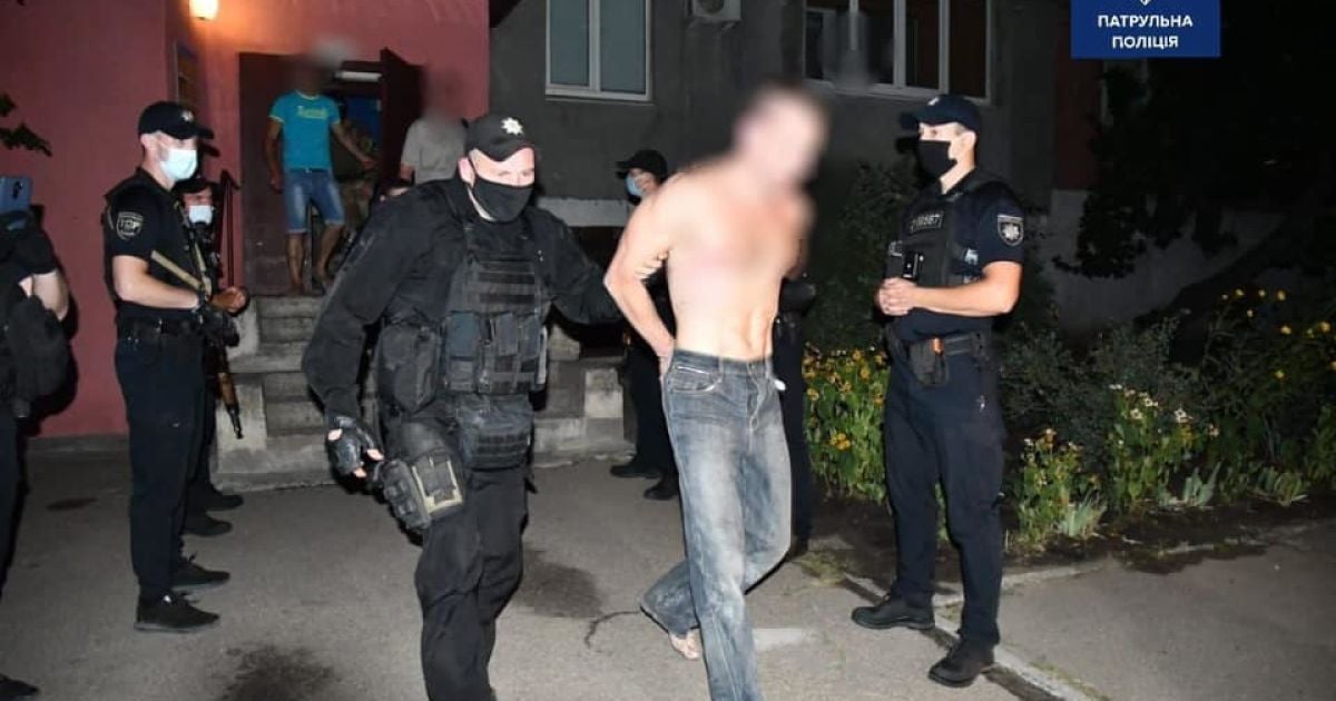 У Рубіжному чоловік погрожував підірвати гранату в квартирі багатоповерхівки